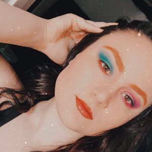 Meet your Posher, Carly